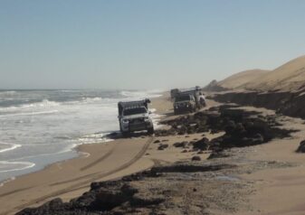 Hier Gaan Ons Alweer - Angola